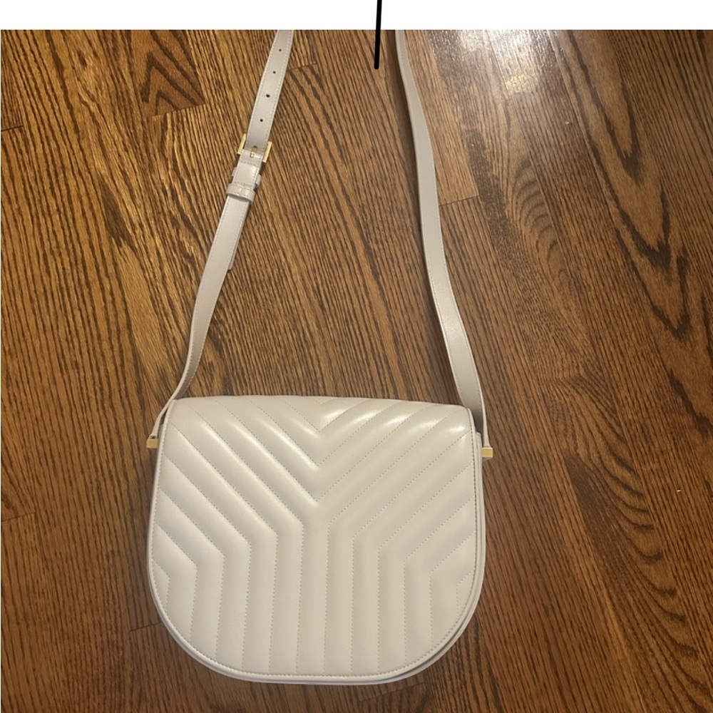 Authentic YSL Joan shoulder bag. Beautiful cream leather. Great condition!